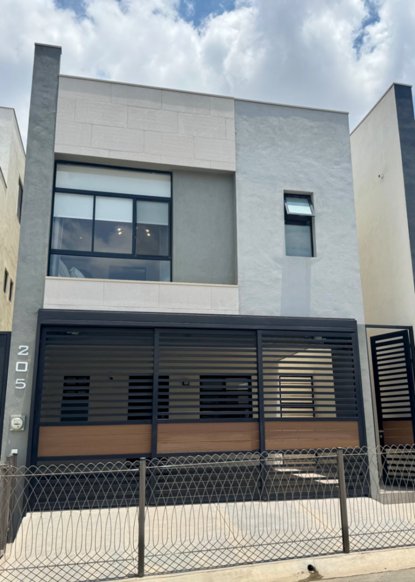 Casa en Venta en Fraccionamiento Privado en Cumbres García. Estrénala. Casa en Venta en Fraccionamiento Privado en Cumbres García. Estrénala.