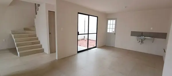 Casa en venta en Paseos de Chavarría, Mineral de la Reforma — foto 3 de 16