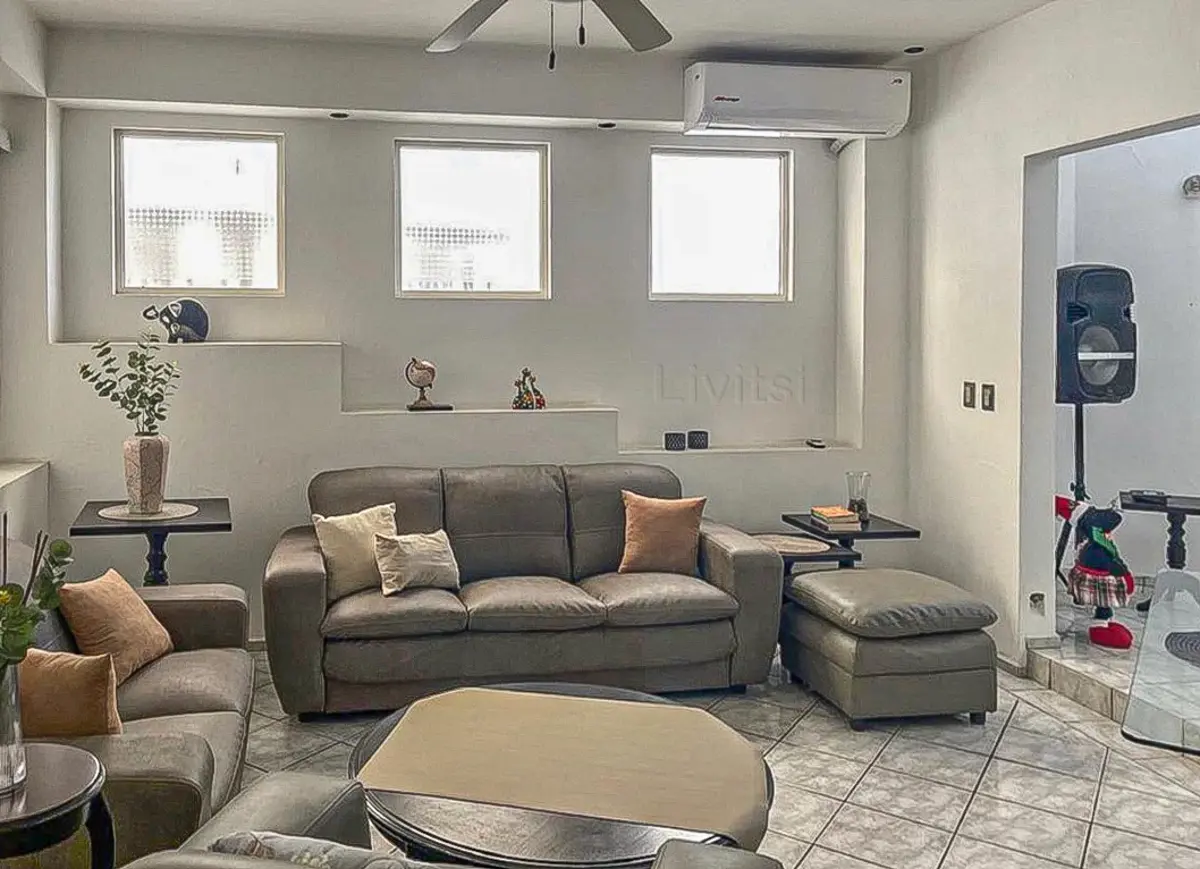 Casa en venta en Jardines del Paseo, Monterrey — foto 1 de 10