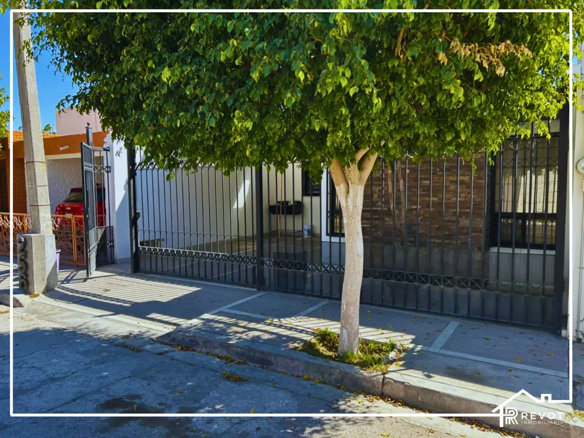 Casa en venta en Navarro, Torreón — foto 1 de 27