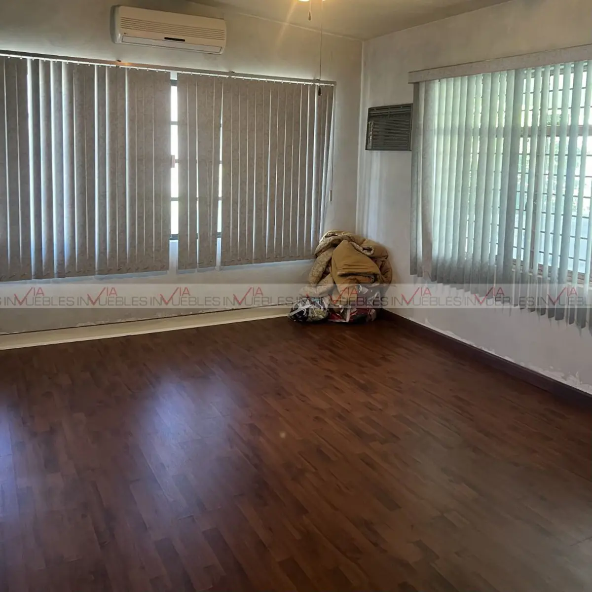 Casa en venta en Las Hadas, Santiago — foto 1 de 37