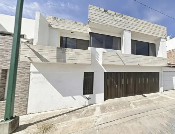 Casa en venta en Lomas de Arbide, León — foto 3 de 9