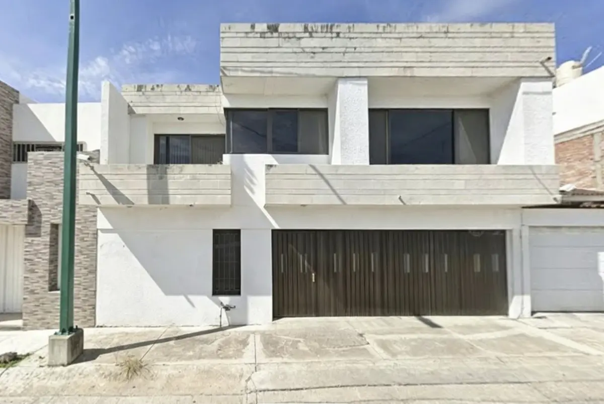 Casa en venta en Lomas de Arbide, León — foto 1 de 9