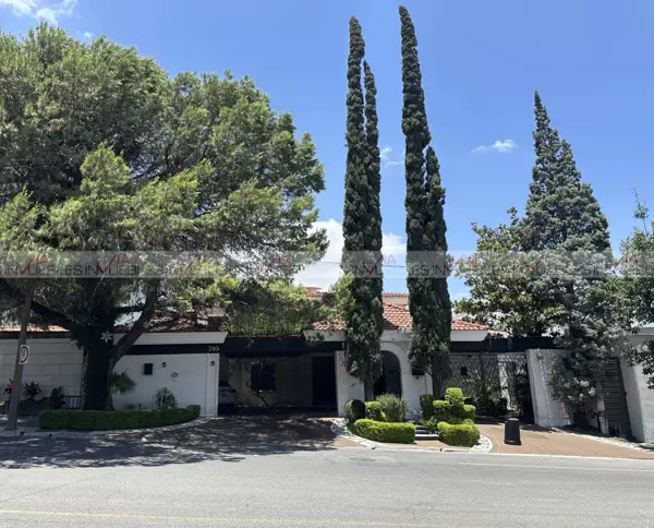 Casa en venta en Bosques del Valle, San Pedro Garza García — foto 2 de 49