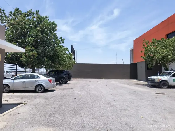 Bodega en renta en Residencial las Etnias, Torreón — foto 2 de 11