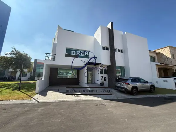 CASA EN VENTA/RENTA EN CONDOMINIO PRIVADO CON SEGURIDAD Y CASA CLUB CON ALBERCA EN CENTRO SUR