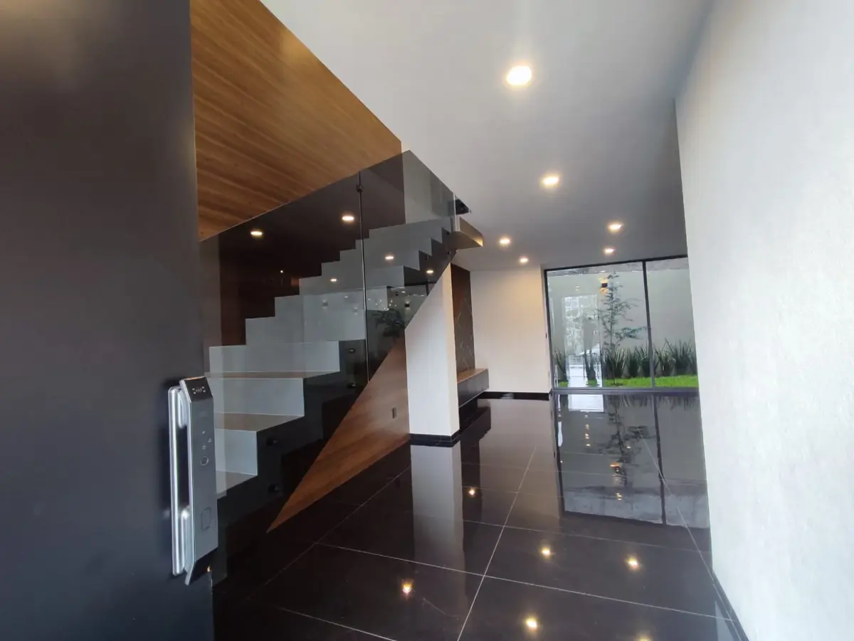 Casa en venta en Montaña Monarca I, Morelia — foto 1 de 32