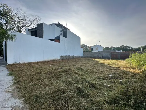 Terreno en venta en Ex-Hacienda de Nogueras Residencial, Comala — foto 2 de 4