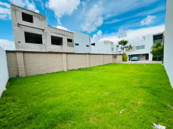 Terreno en venta en Lomas de Angelópolis, Ocoyucan — foto 2 de 4