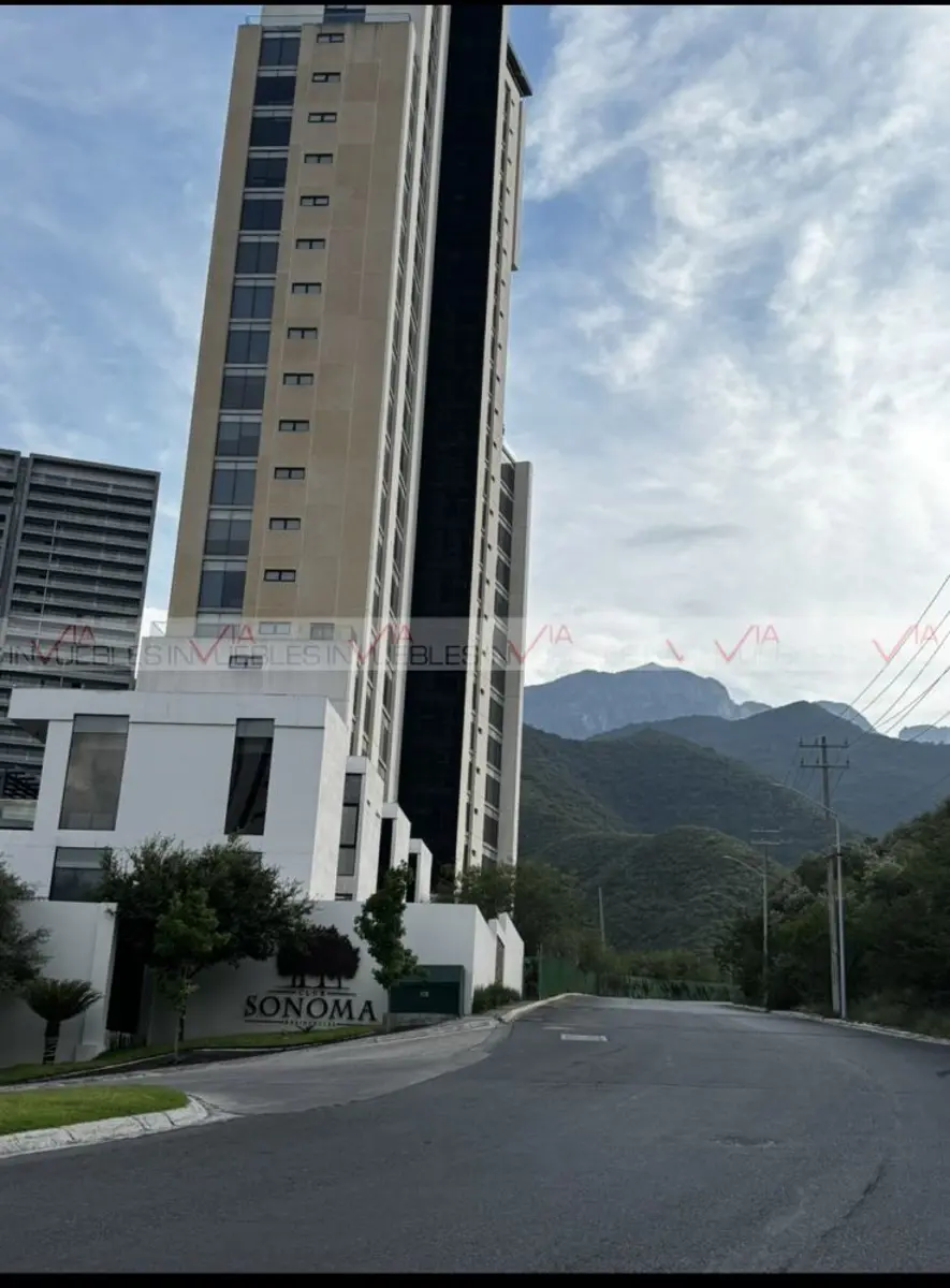 Departamento en venta en Lomas del Paseo, Monterrey — foto 1 de 13