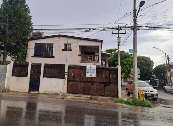 LOCAL  EN RENTA FUNDADORES