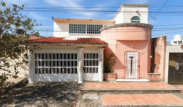 CASA DE 340 m² EN VERACRUZ | MÁS DE $3 MILLONES POR DEBAJO DEL VALOR COMERCIAL