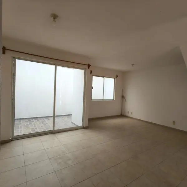 Casa en venta en Bosques de Cantabria, Toluca — foto 2 de 14
