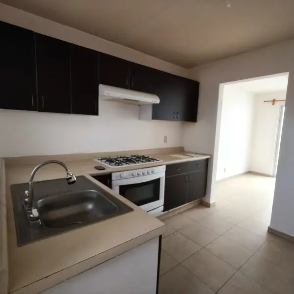 Casa en venta en Bosques de Cantabria, Toluca — foto 3 de 14