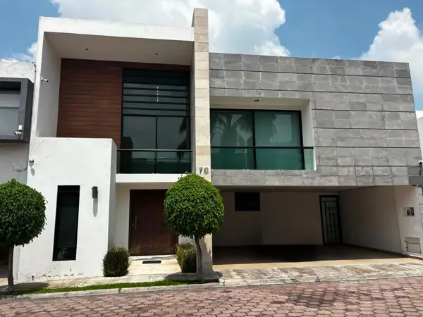CASA EN VENTA – RESIDENCIAL SAN MARTINITO