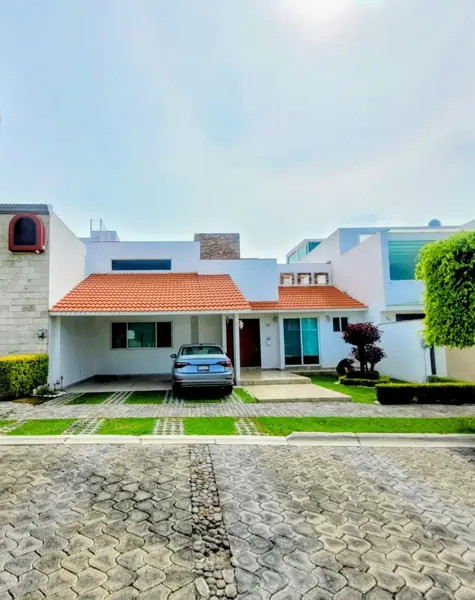Casa en renta en Lomas de Angelopolis 1, Cluster 333. Casa en renta en Lomas de Angelopolis 1, Cluster 333.