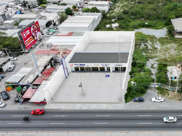Local en renta en Cumbres San Agustin, Monterrey — foto 2 de 4