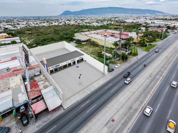 Local en renta en Cumbres San Agustin, Monterrey — foto 3 de 4