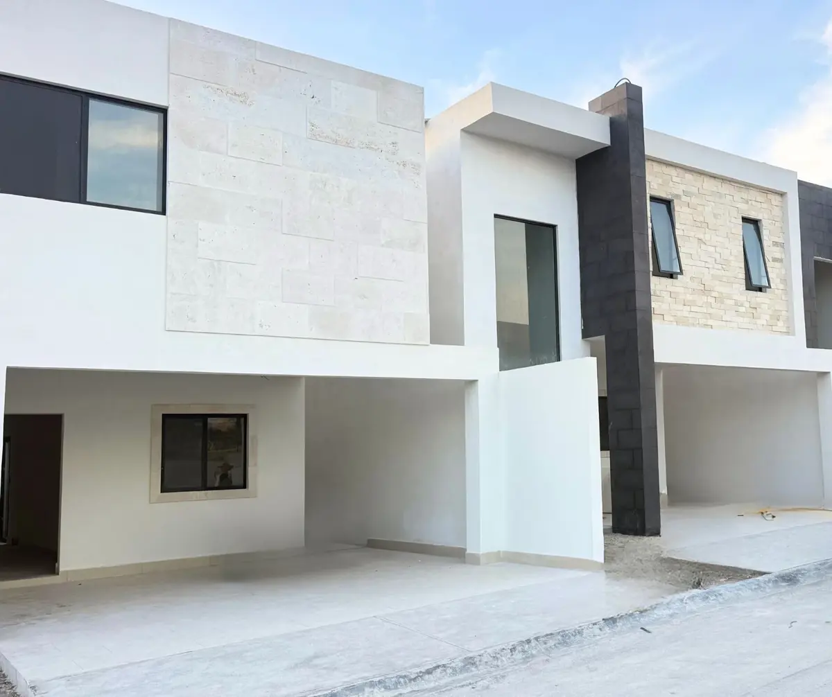 Casa en venta en Brisas Poniente, Saltillo — foto 1 de 15