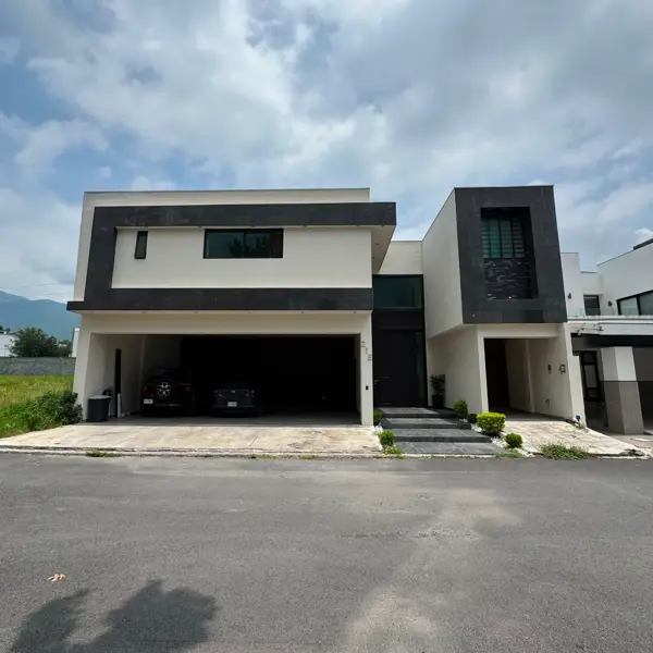 Casa en venta en El Uro, Monterrey — foto 2 de 27