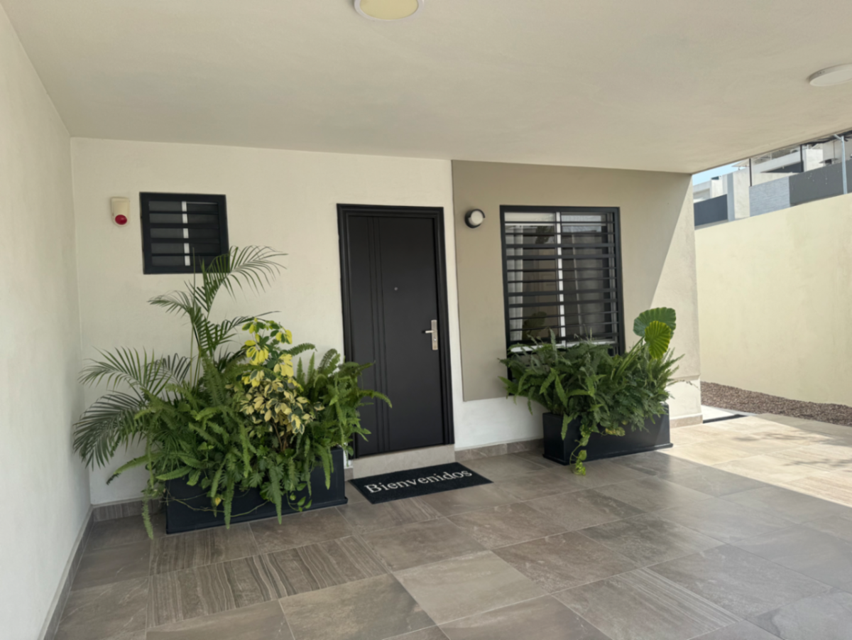 Casa en Venta en Apodaca: Seguridad y Confort en Privada Residencial Cerca de Todo Casa en Venta en Apodaca: Seguridad y Confort en Privada Residencial Cerca de Todo