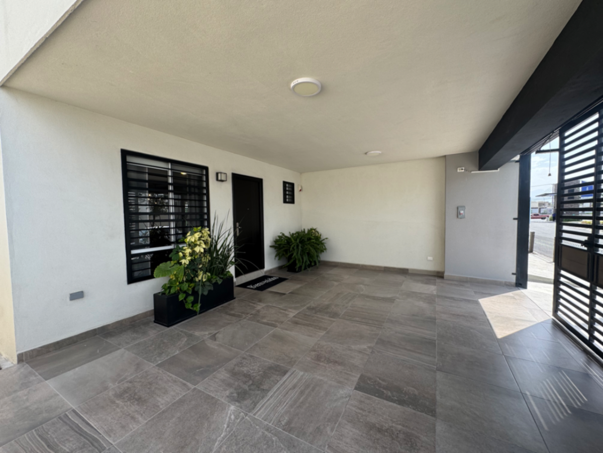 Casa en Venta en Apodaca en Privada con Amenidades y Cerca de Todo Casa en Venta en Apodaca en Privada con Amenidades y Cerca de Todo