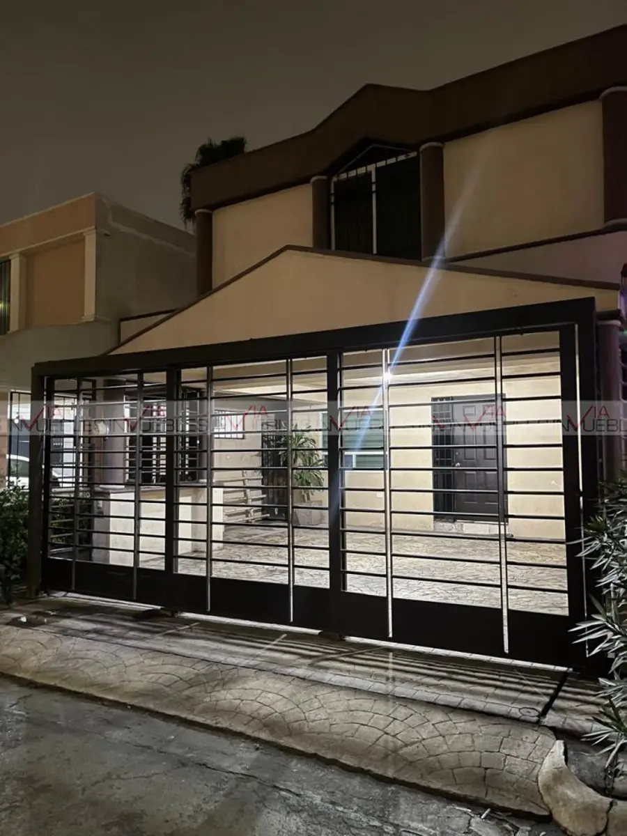 Casa en renta en Cerradas de Anáhuac, General Escobedo — foto 1 de 18