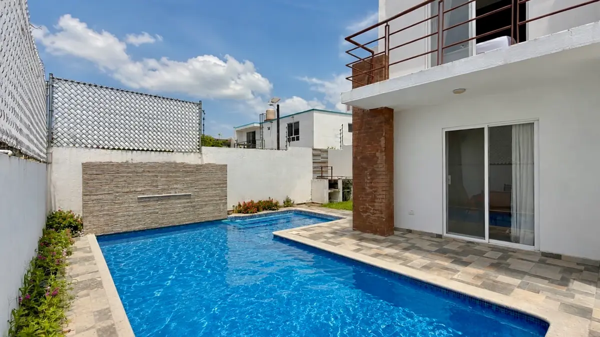 Casa en venta en Lomas de Tzompantle, Cuernavaca — foto 1 de 56