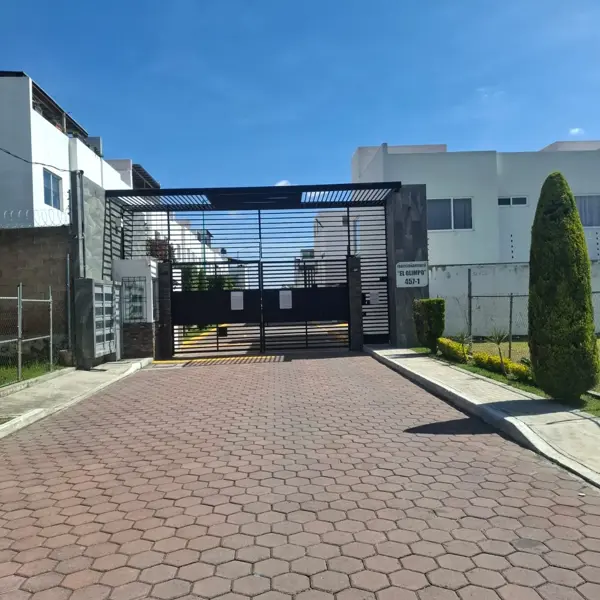 CASA EN VENTA EN FRACCIONAMIENTO SAN FRANCISCO OCOTLAN