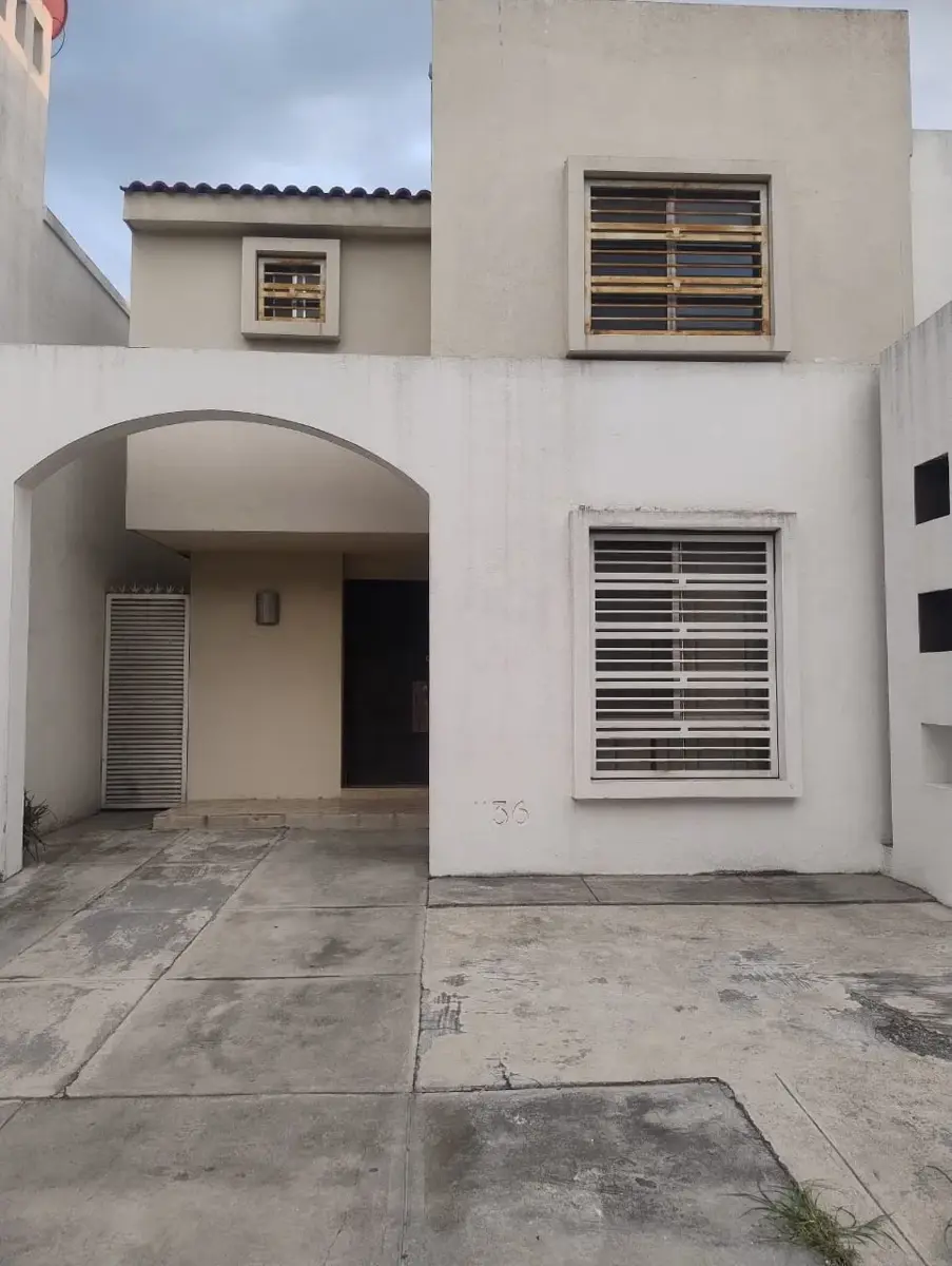 Casa en renta en Cumbres San Agustin, Monterrey — foto 1 de 16