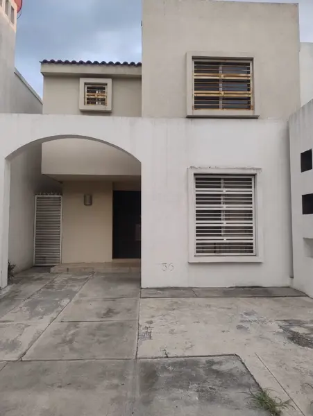 Casa en renta en Cumbres San Agustin