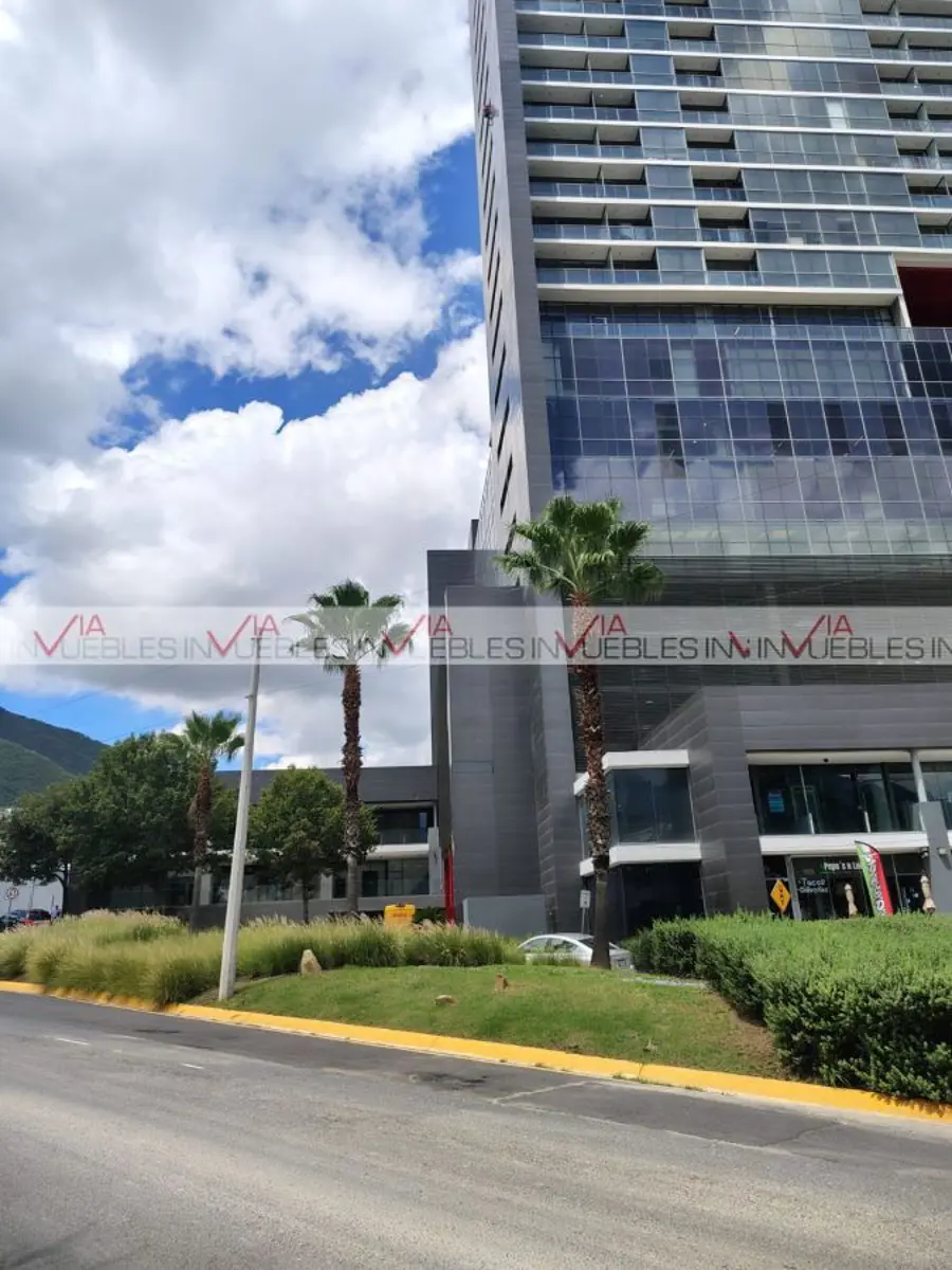 Local en venta en Del Paseo Residencial, Monterrey — foto 1 de 12