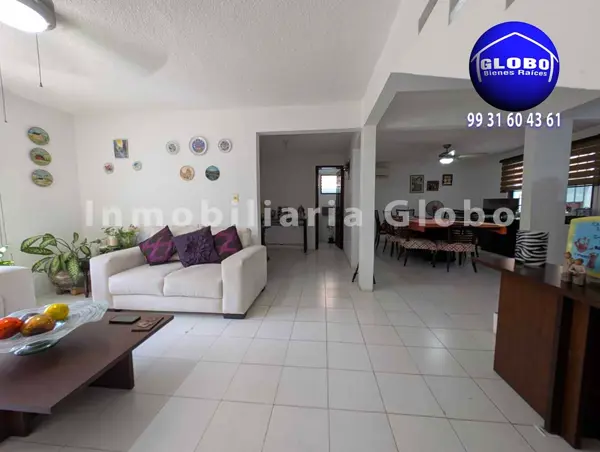 Casa en venta en Fracc Giraldas, Tabasco 2000: Excelente Ubicación en Privada