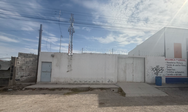 Terreno bardeado con oficina y baño Terreno bardeado con oficina y baño