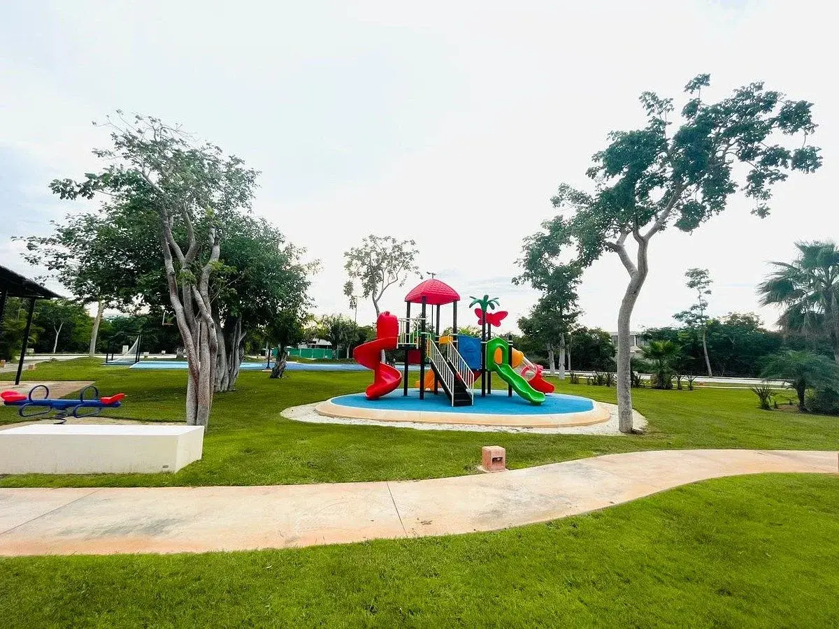 Terreno en venta en Yucatán Country Club, Mérida — foto 1 de 13