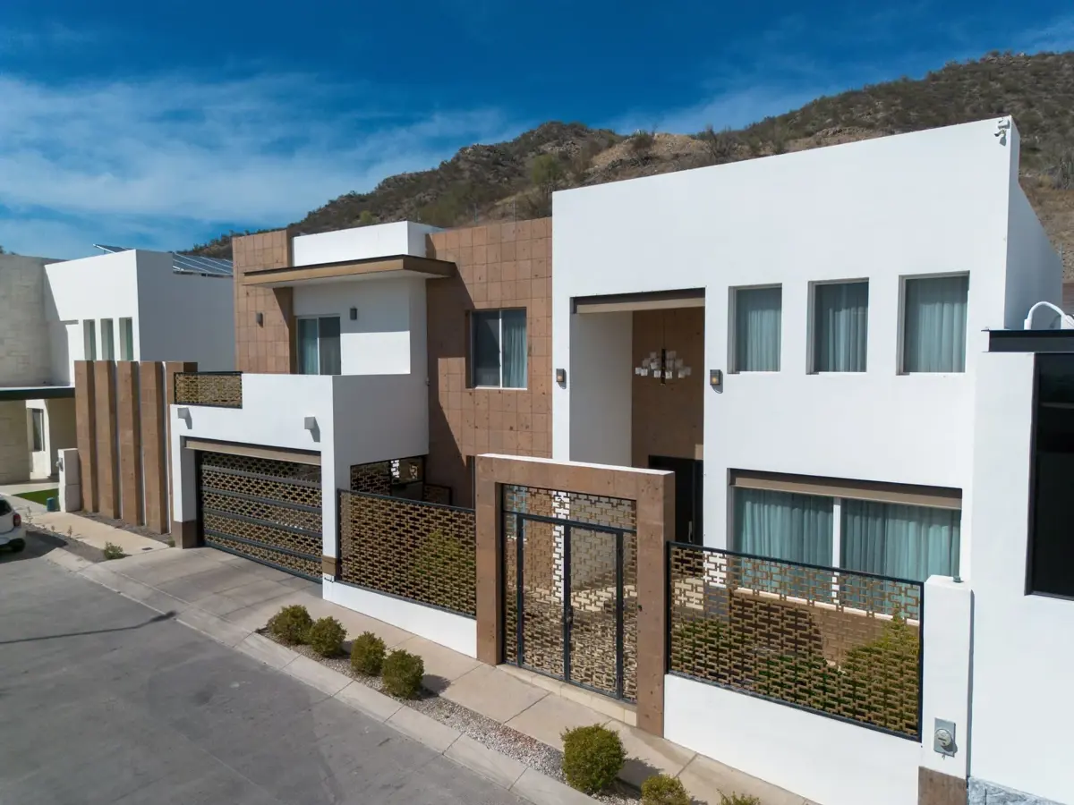 Casa en venta en La Rioja Norte, Hermosillo — foto 1 de 24