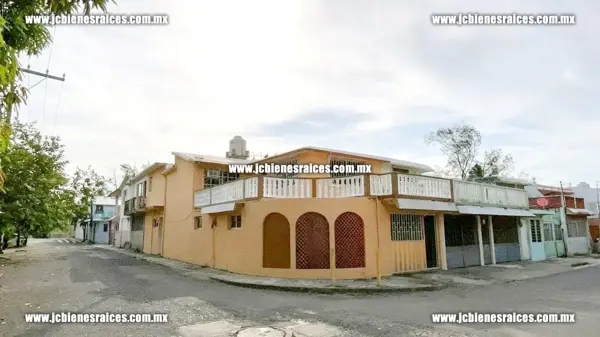 Casa en Esquina con 8 Recámaras – Oportunidad en Infonavit Buena Vista — foto 1 de 22