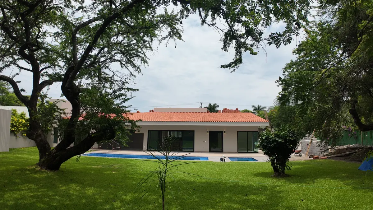 Casa en Real de Tezoyuca | Residencia de Un Nivel con Canal de Nado y Jardín Grande Casa en Real de Tezoyuca | Residencia de Un Nivel con Canal de Nado y Jardín Grande