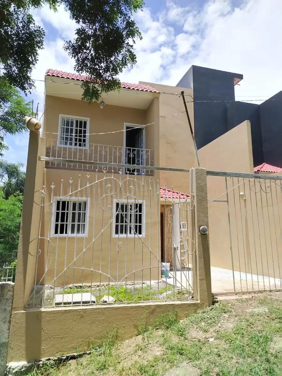 Casa en venta en Emancipación Obrera, Huiloapan de Cuauhtémoc — foto 1 de 15