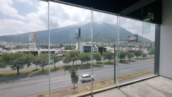 Local en renta en Contry, Monterrey — foto 2 de 12