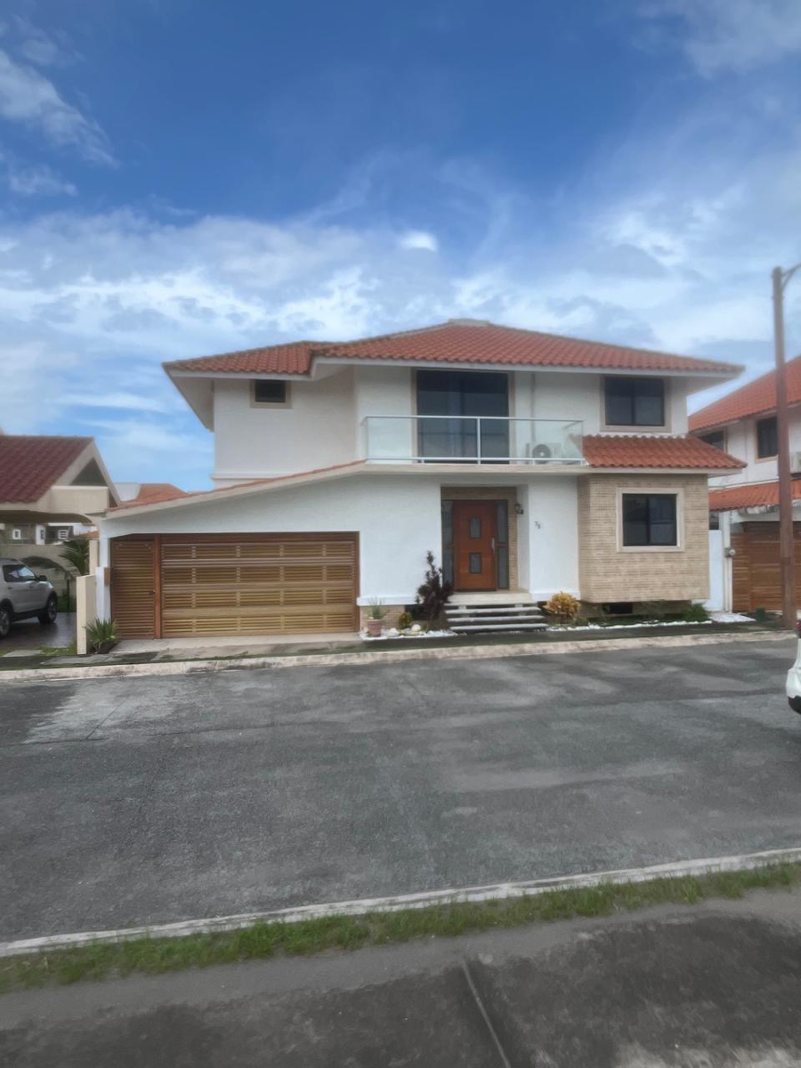 Casa en venta en El Sendero Residencial, Alvarado — foto 1 de 56