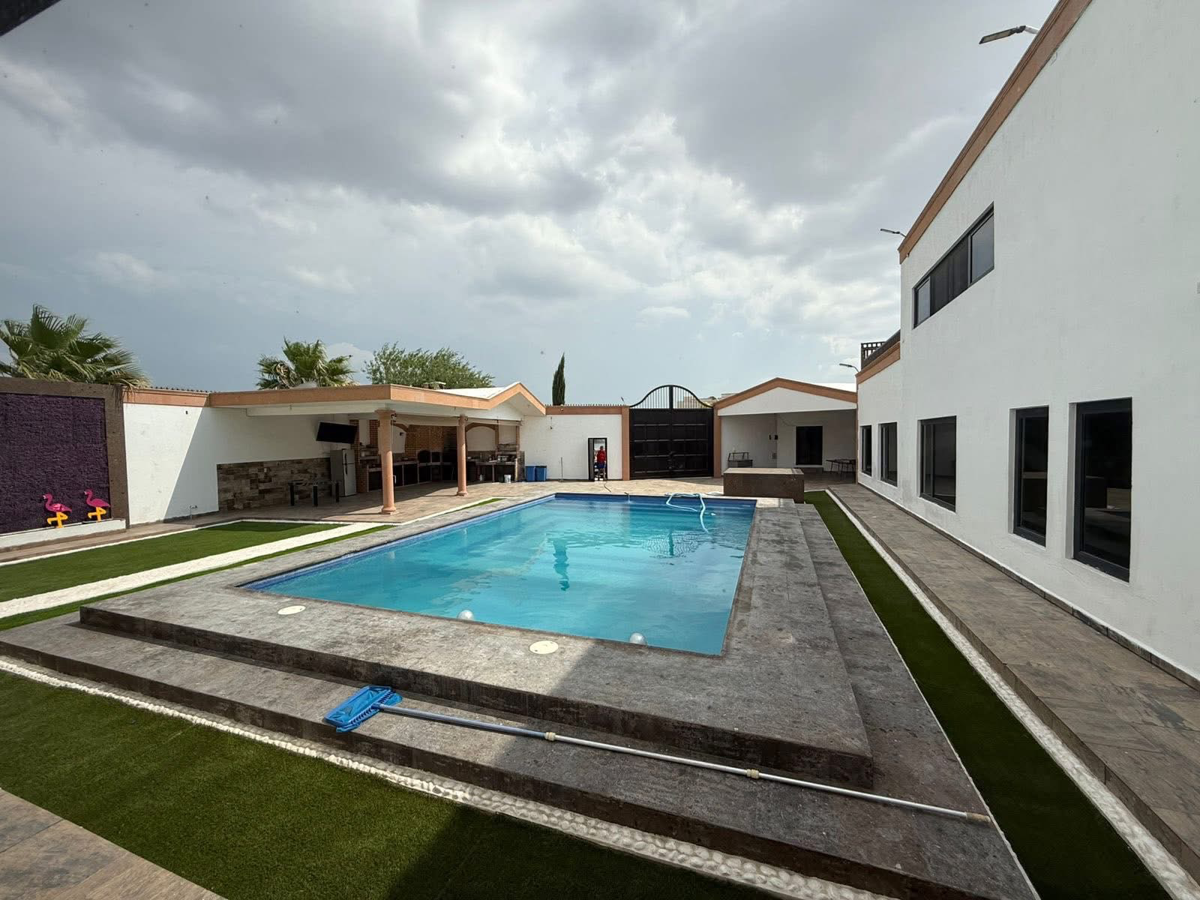 Casa en venta en Las Palmas, Monclova — foto 1 de 39