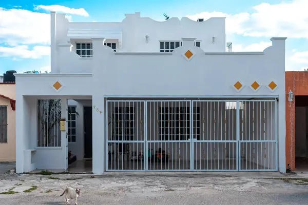 Casa con Piscina en Venta en Chuburná, Mérida, Yuc.