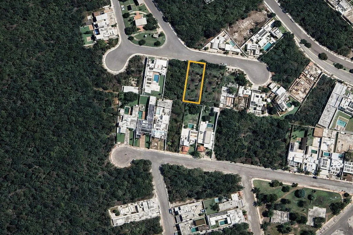 Terreno en venta en Jardines de Rejoyada, Mérida — foto 1 de 35