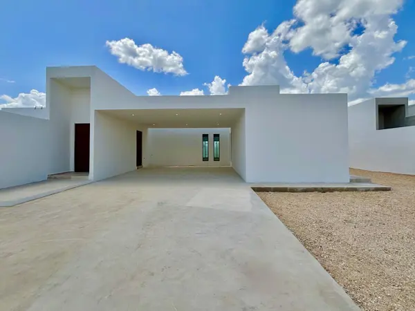 Casa(C) Blanca en Venta en Cumbres Dzitya 3