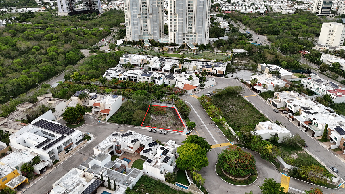 Terreno en venta en Altabrisa, Mérida — foto 1 de 14
