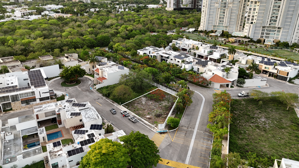 Terreno en venta en Altabrisa, Mérida — foto 3 de 14