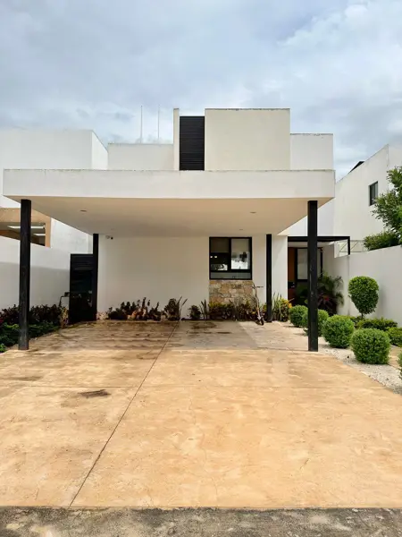 Casa en Venta Equipada en Privada, Dzityá | 4 Recámaras y Paneles Solar