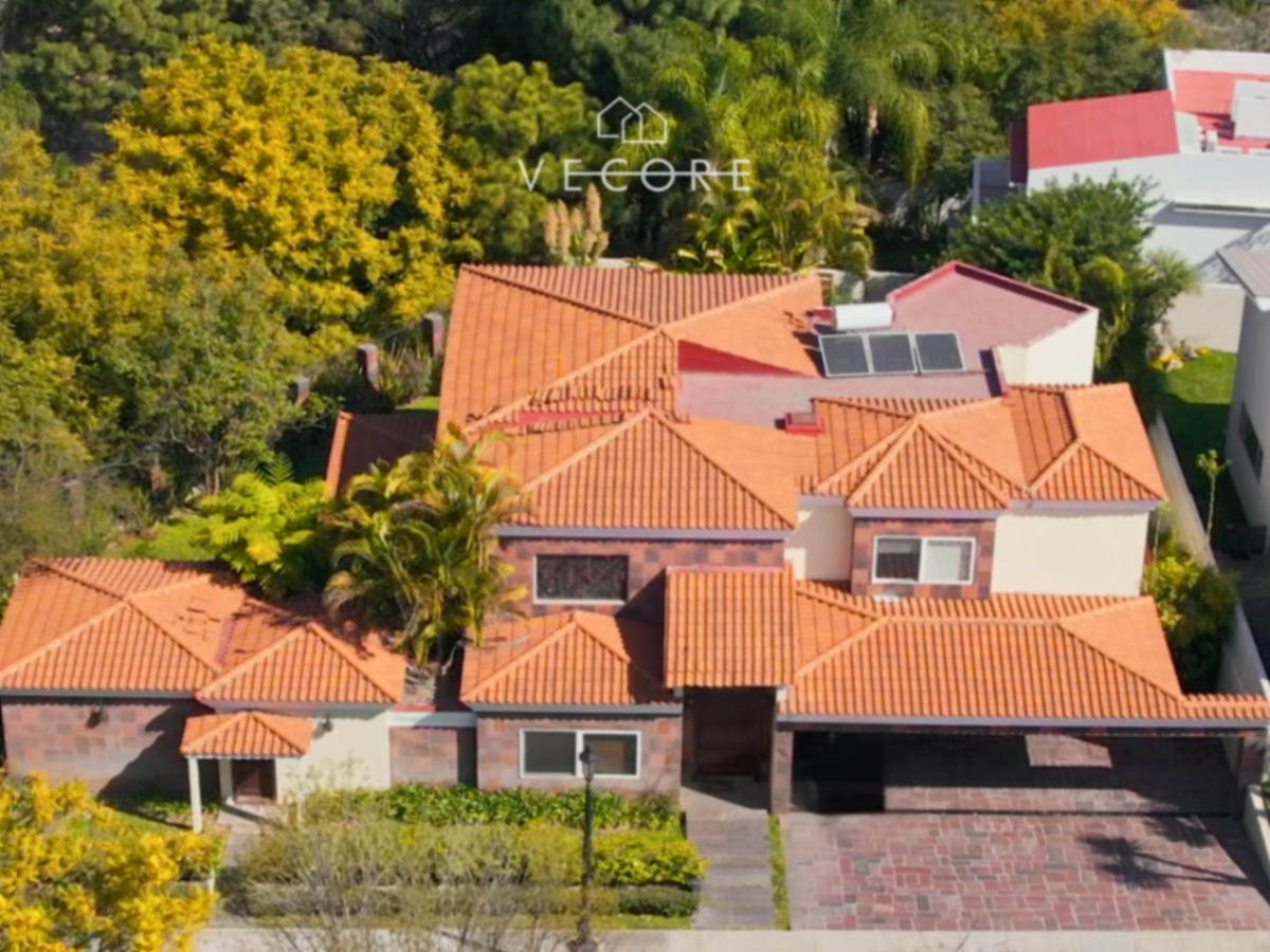 Casa en venta en Puerta de Hierro, Zapopan — foto 1 de 33