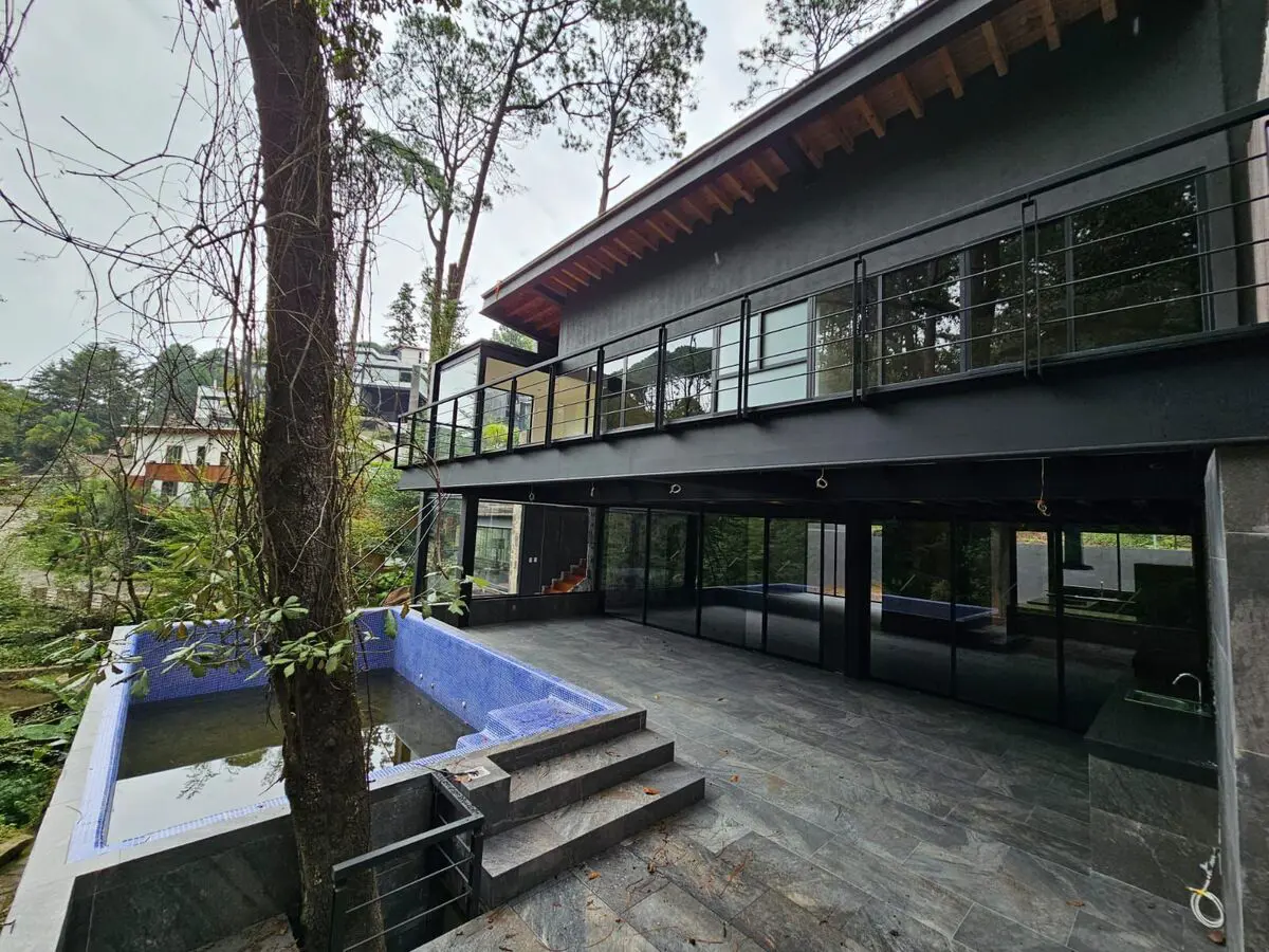 Casa en venta en Avandaro, Valle de Bravo — foto 1 de 14
